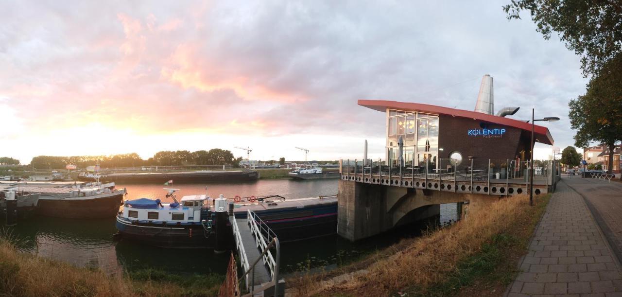 Gastenverblijf 'T Smedenhuys Maasbracht Bagian luar foto